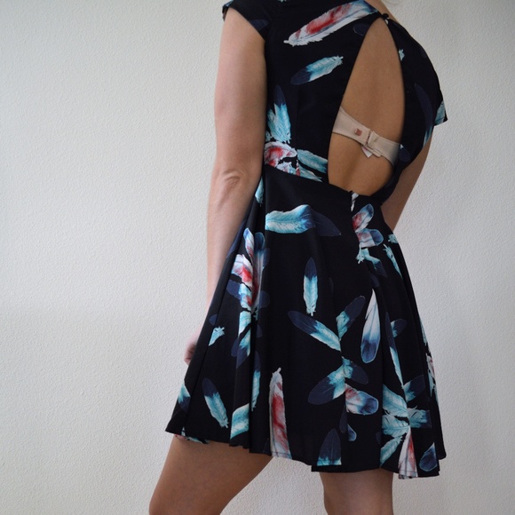 OPEN BACK DRESS - Picture 5 of 5